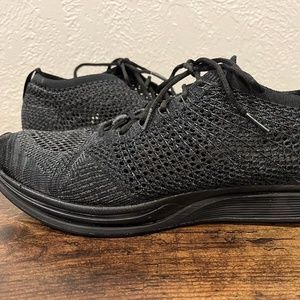 Nike Flyknit Racer OG Triple Black Anthracite 526628-009 Men's Size 11